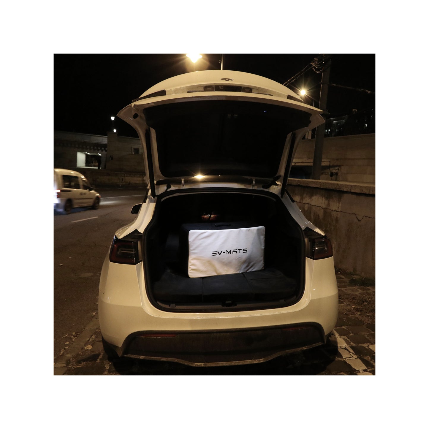 EV-MATS Tesla Model 3 + Highland mattress and carrying bag is a premium memory foam mattress, perfectly fits the dimensions of the Tesla Model 3, provides perfect comfort for sleeping, can be stored in the trunk