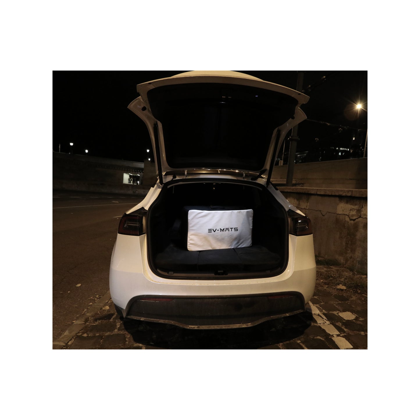 EV-MATS Deluxe CAMP SET per Tesla Model 3 con materasso Tesla con borsa impermeabile per il bagagliaio posteriore, lenzuolo di raso, piumone, 2 cuscini con fodere, 11 sfumature e 2 borse impermeabili per il bagagliaio anteriore del Model 3