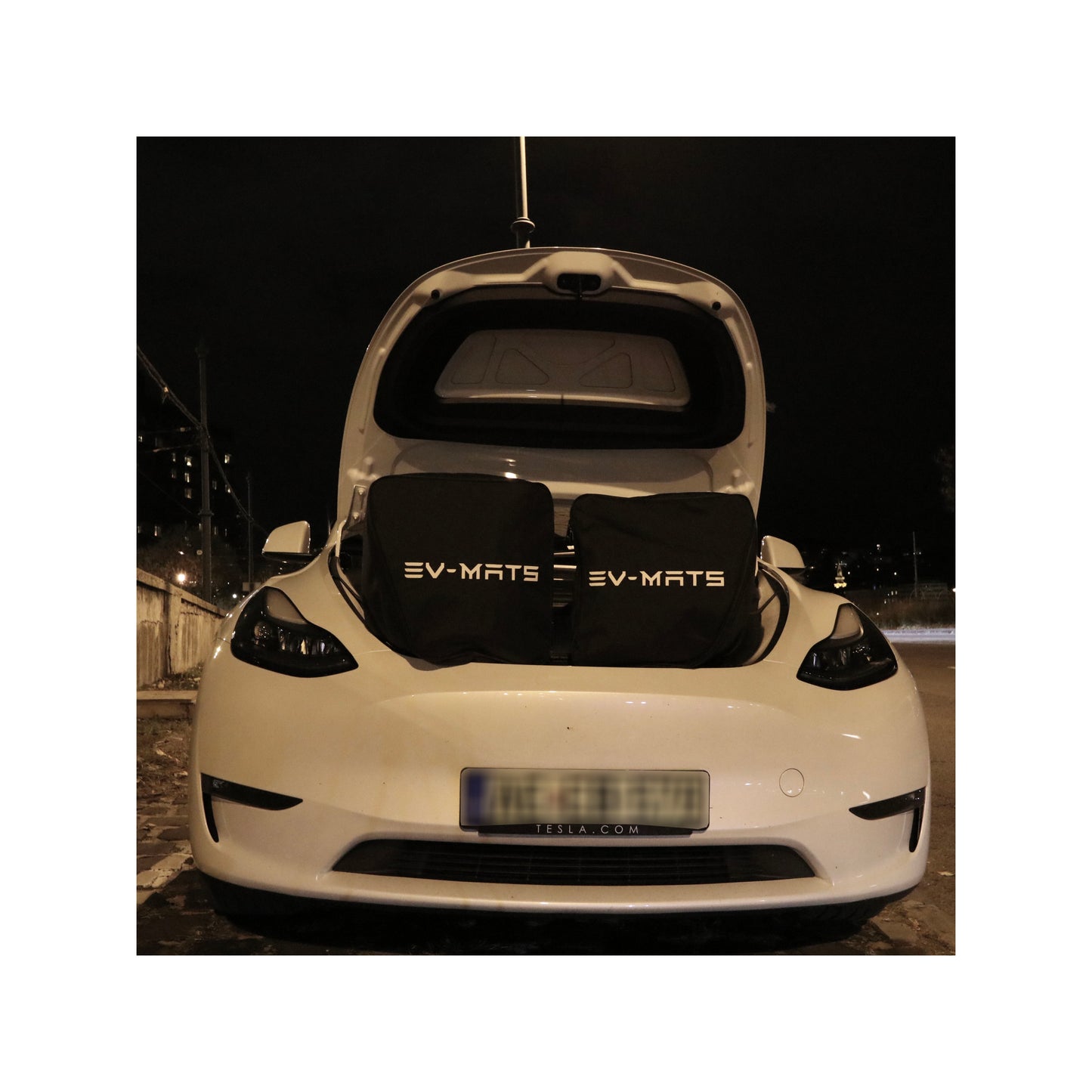 EV-MATS Deluxe CAMP SET para Tesla Model Y com colchão Tesla com saco impermeável para a mala traseira, lençol de cetim, edredão, 2 almofadas com capas, 11 sombras e 2 sacos impermeáveis para a mala dianteira do Tesla Model Y